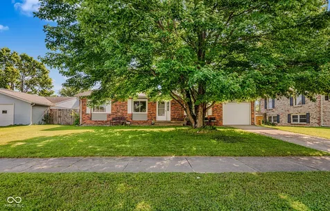 1921 Lockerbie Drive Columbus IN 47203