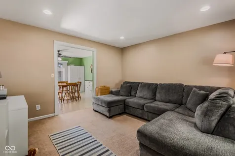 1921 Lockerbie Drive Columbus IN 47203