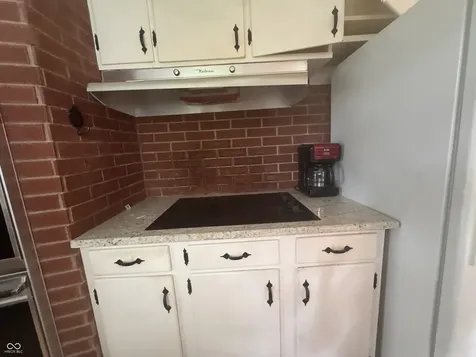 5924 Allisonville Indianapolis IN 46220