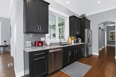 1674 Avondale Drive Westfield IN 46074