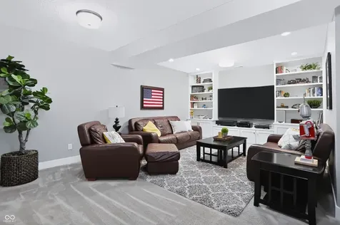 1674 Avondale Drive Westfield IN 46074