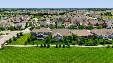 1674 Avondale Drive Westfield IN 46074