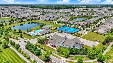 1674 Avondale Drive Westfield IN 46074