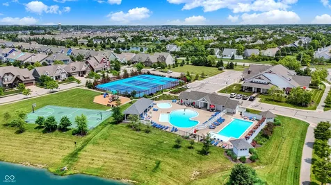 1674 Avondale Drive Westfield IN 46074