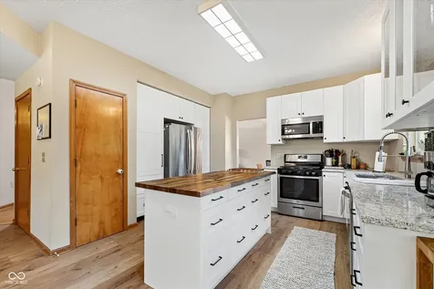 6758 Loretta Court Avon IN 46123