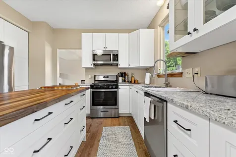 6758 Loretta Court Avon IN 46123