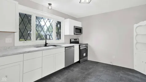 108 E Washington Mooresville IN 46158