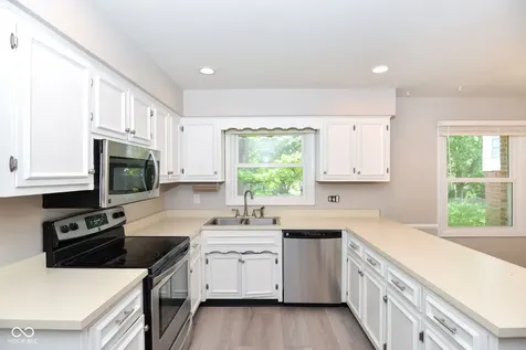 6735 Highburry Court Indianapolis IN 46256