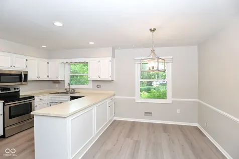 6735 Highburry Court Indianapolis IN 46256