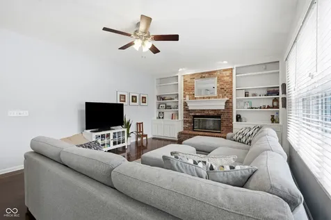 10917 Yorktown Crossing Carmel IN 46032