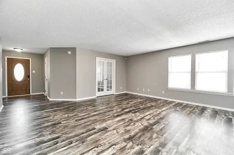 10275 Lothbury Circle Fishers IN 46037