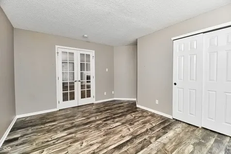 10275 Lothbury Circle Fishers IN 46037