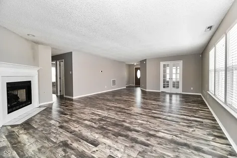 10275 Lothbury Circle Fishers IN 46037