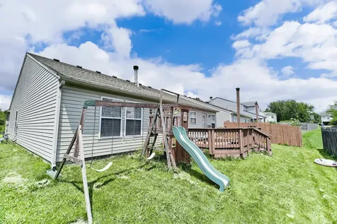 10275 Lothbury Circle Fishers IN 46037