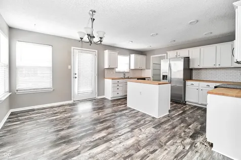 10275 Lothbury Circle Fishers IN 46037