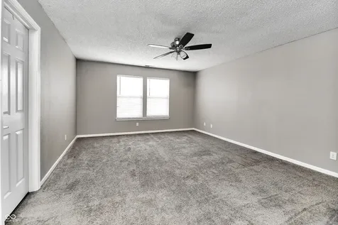 10275 Lothbury Circle Fishers IN 46037