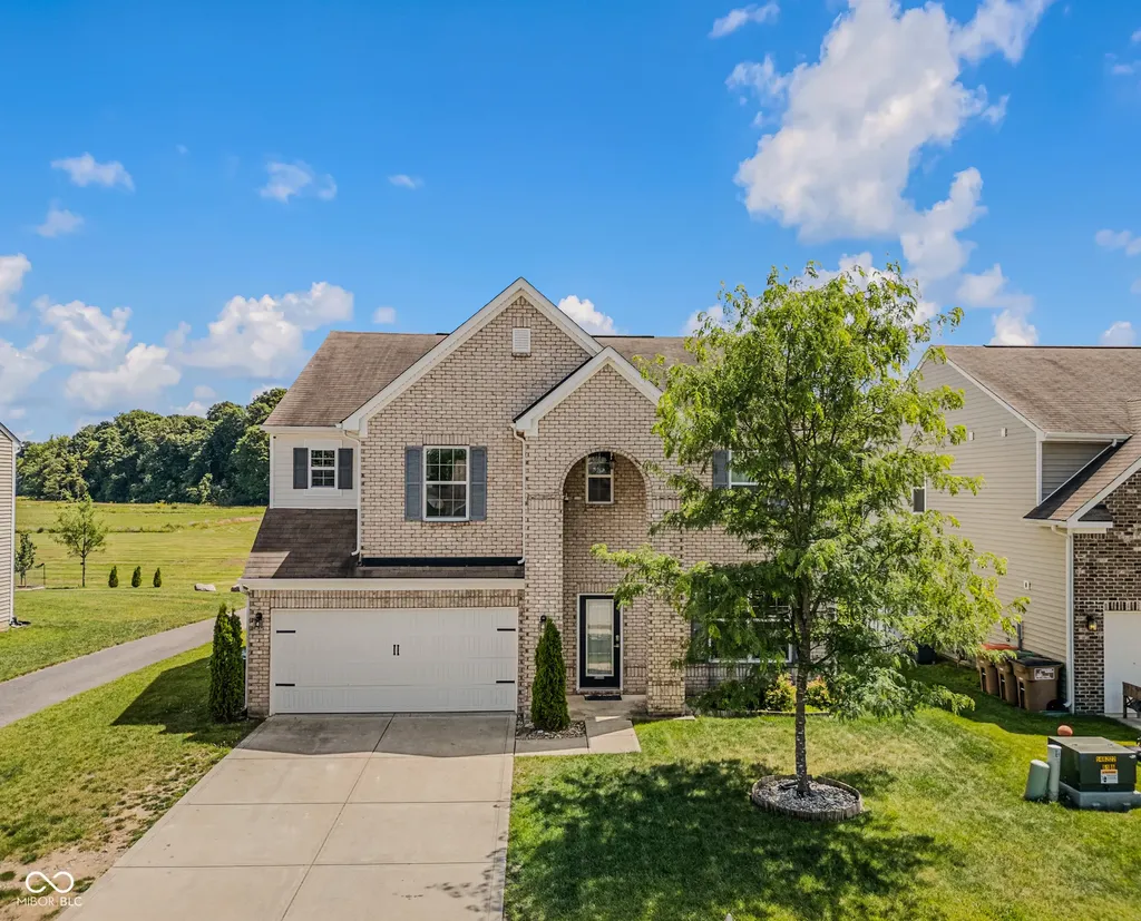 2071 Creek Bank Drive Columbus IN 47201