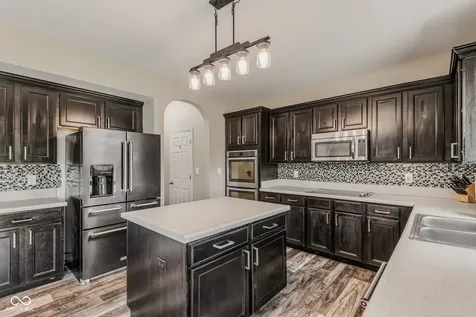2071 Creek Bank Drive Columbus IN 47201
