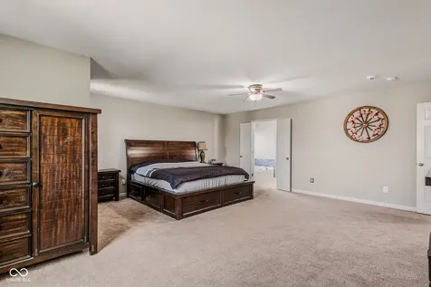 2071 Creek Bank Drive Columbus IN 47201