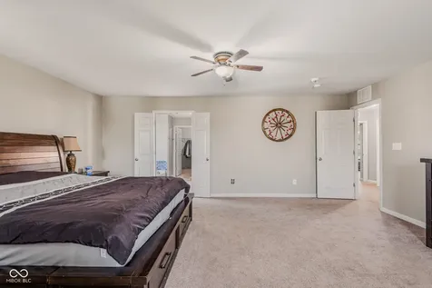 2071 Creek Bank Drive Columbus IN 47201