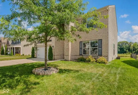 2071 Creek Bank Drive Columbus IN 47201