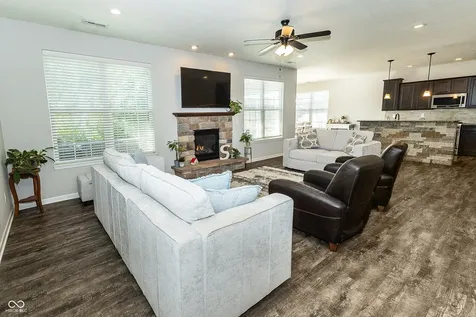 9239 Thames Drive Avon IN 46123