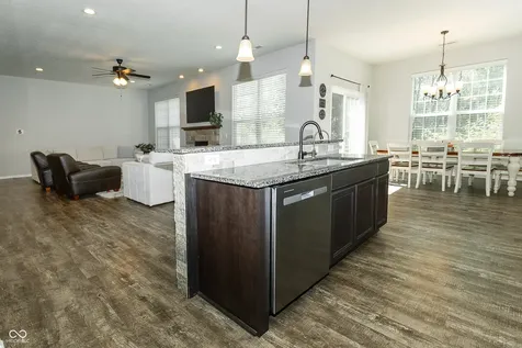 9239 Thames Drive Avon IN 46123