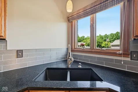 2045 Aspen Drive Avon IN 46123