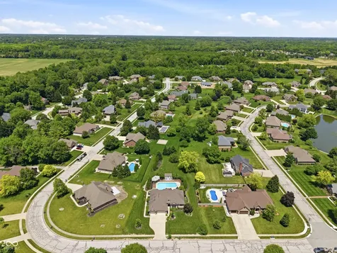 2045 Aspen Drive Avon IN 46123
