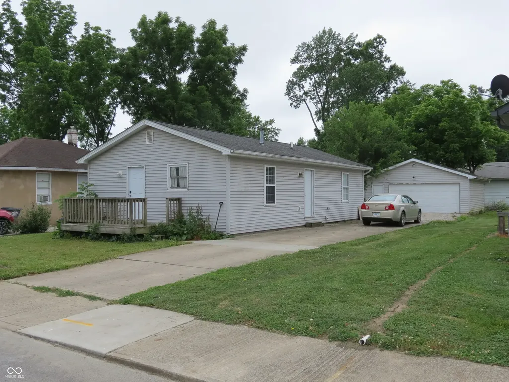 470 N Pine Street Morgantown IN 46160