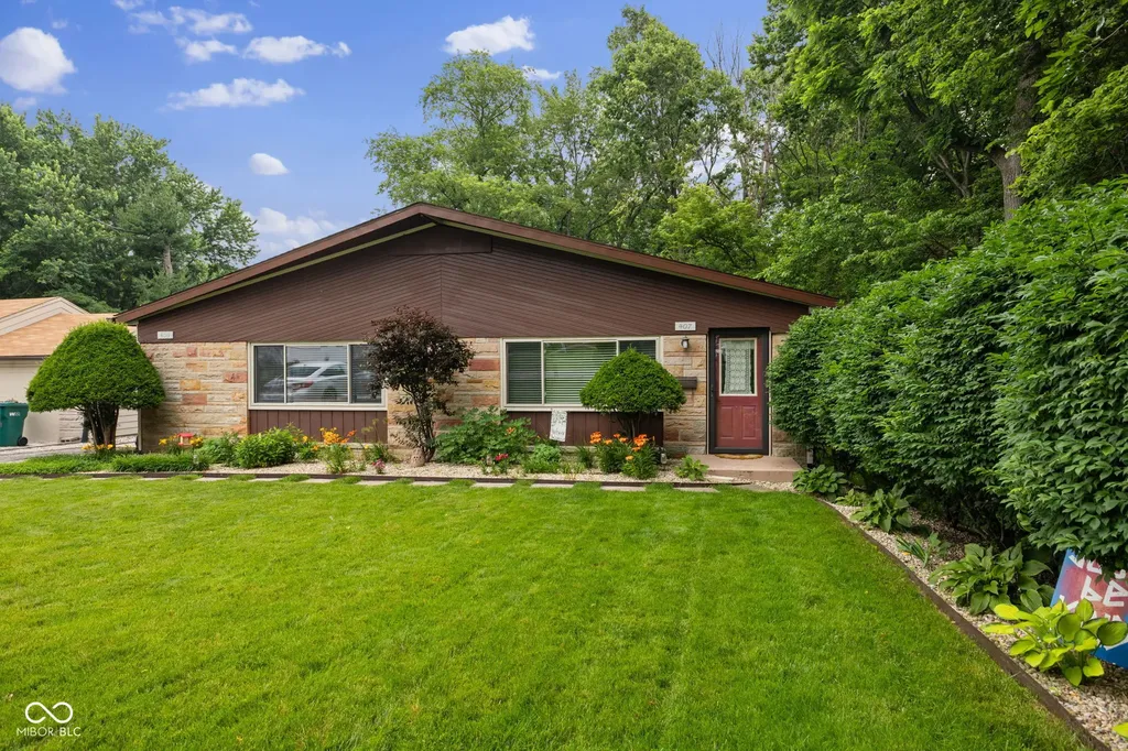 407-409 N Wayne Street Danville IN 46122