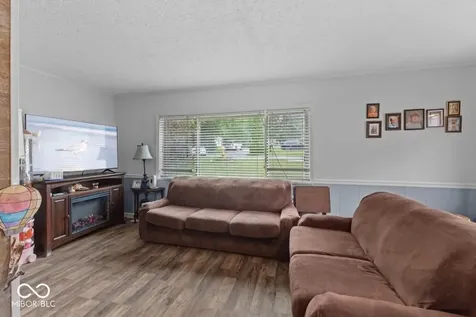 407-409 N Wayne Street Danville IN 46122