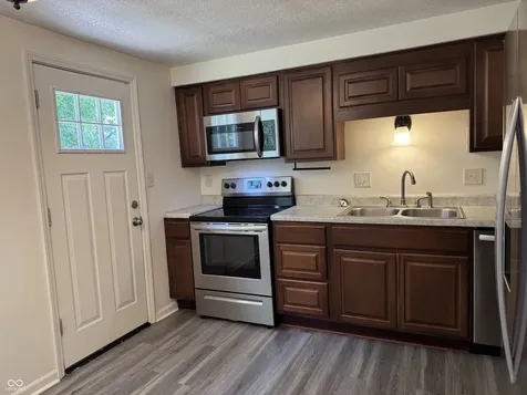 7717 Cambridge Drive Fishers IN 46038