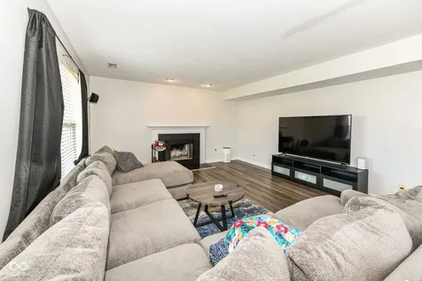 5037 Birmingham Drive Indianapolis IN 46235