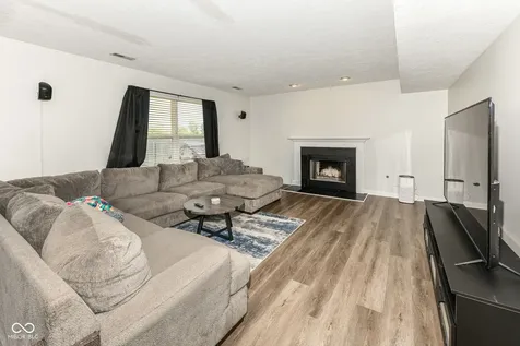 5037 Birmingham Drive Indianapolis IN 46235