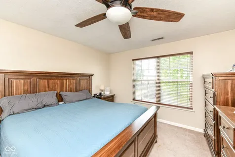 5037 Birmingham Drive Indianapolis IN 46235