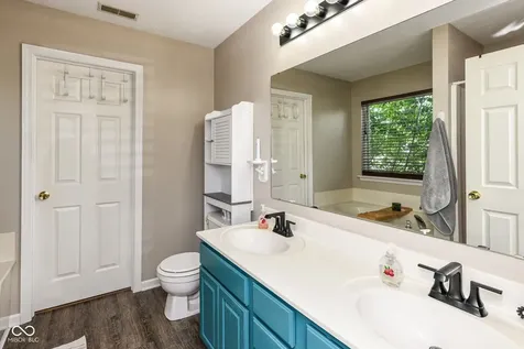 5037 Birmingham Drive Indianapolis IN 46235