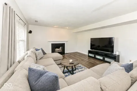 5037 Birmingham Drive Indianapolis IN 46235