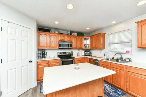 5037 Birmingham Drive Indianapolis IN 46235