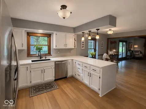 1562 Williamsburg Court Franklin IN 46131