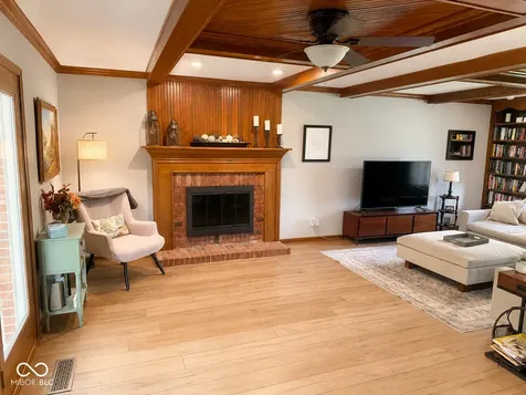 1562 Williamsburg Court Franklin IN 46131