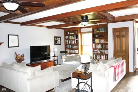 1562 Williamsburg Court Franklin IN 46131
