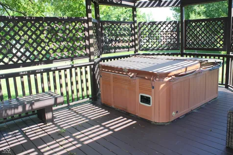 1562 Williamsburg Court Franklin IN 46131