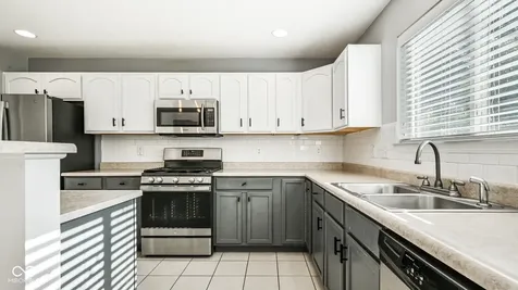 8189 Admirals Landing Place Indianapolis IN 46236