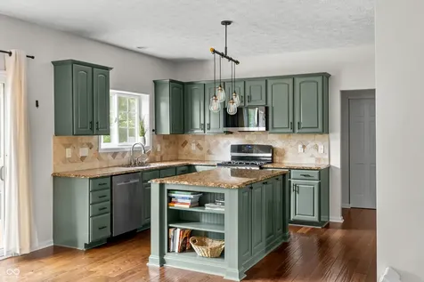 8753 Lily Court Zionsville IN 46077