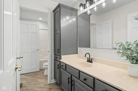 8753 Lily Court Zionsville IN 46077