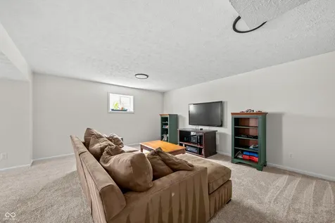8753 Lily Court Zionsville IN 46077