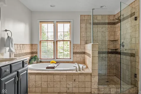 8753 Lily Court Zionsville IN 46077