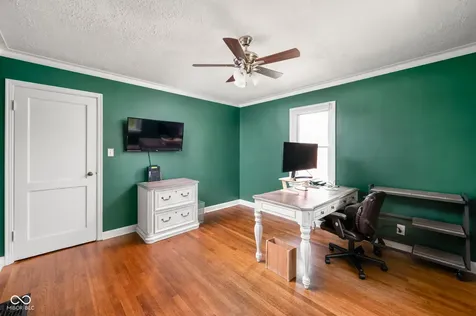 7024 Broadway Indianapolis IN 46220