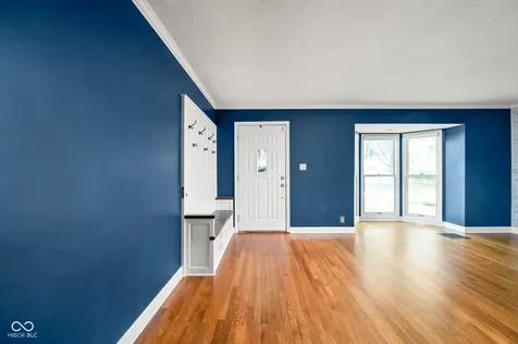 7024 Broadway Indianapolis IN 46220